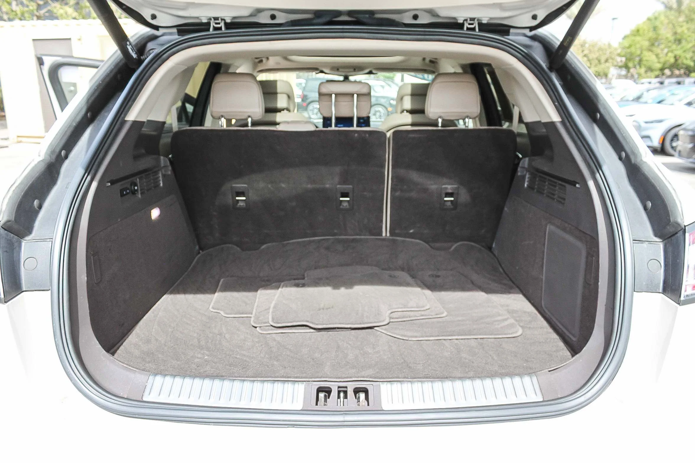 Certified Used 2022 Pearl Metallic Lincoln Reserve image 32