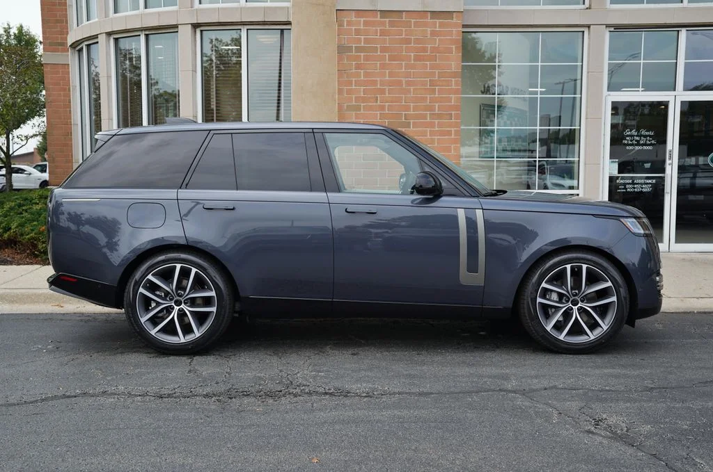 New 2026 Varesine Blue Land Rover SE image 7