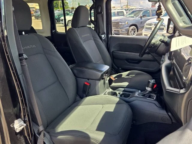 Used 2019 Black Jeep Unlimited Sahara image 16