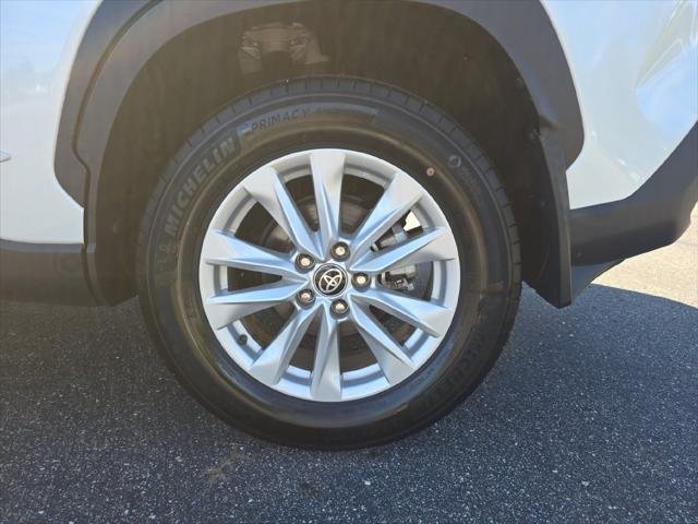 Certified Used 2023 WIND CHILL PEARL* Toyota LE image 35