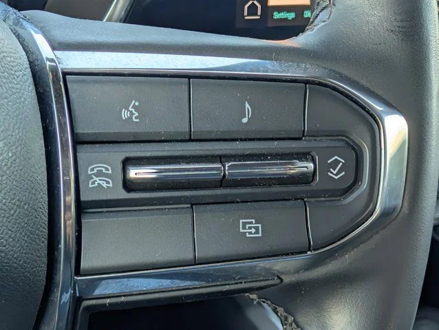 Used 2024 Silver GMC Elevation image 20