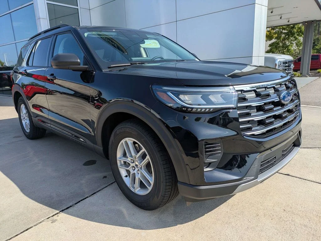New 2026 Agate Black Metallic Ford Active image 2