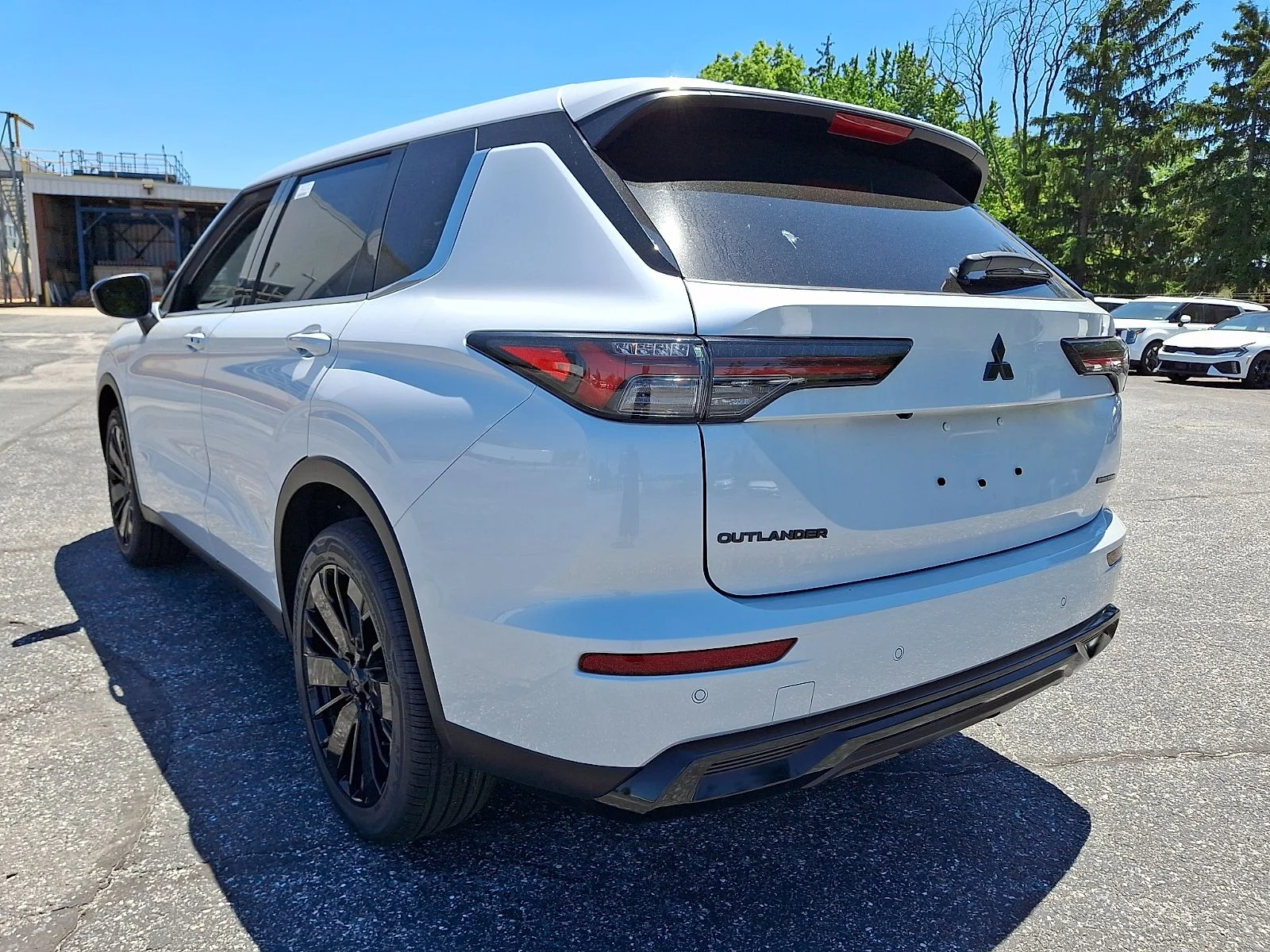 New 2026 White Mitsubishi LE image 6