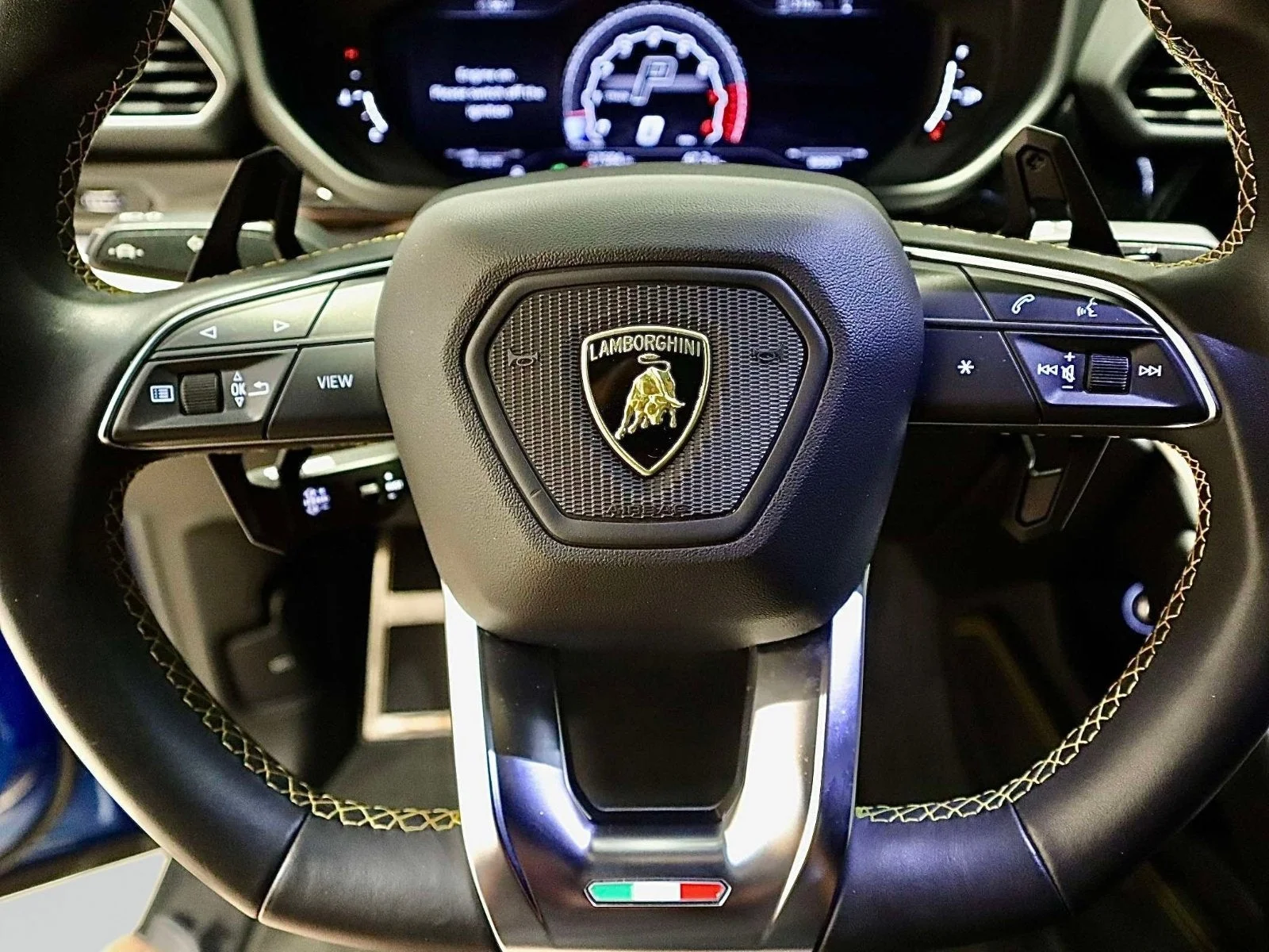Used 2020 Blu Eleos Metallic Lamborghini  image 28