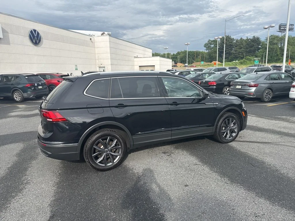 Certified Used 2022 Black Volkswagen 2.0T SE image 26