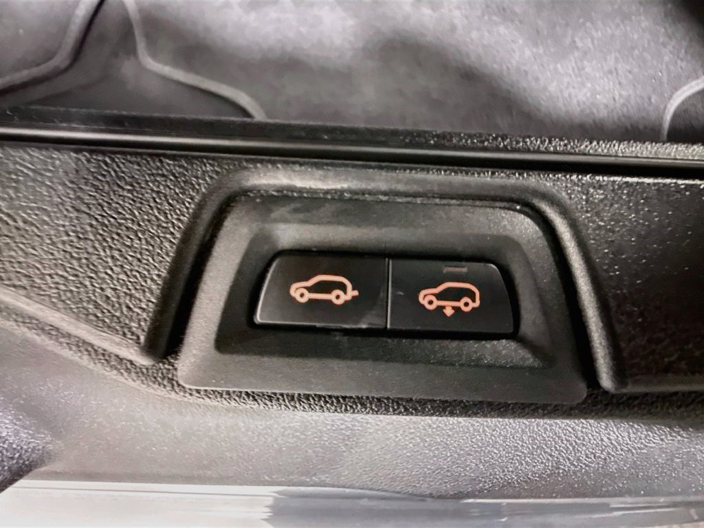 Used 2026 Skyscraper Gray Metallic BMW xDrive40i image 41