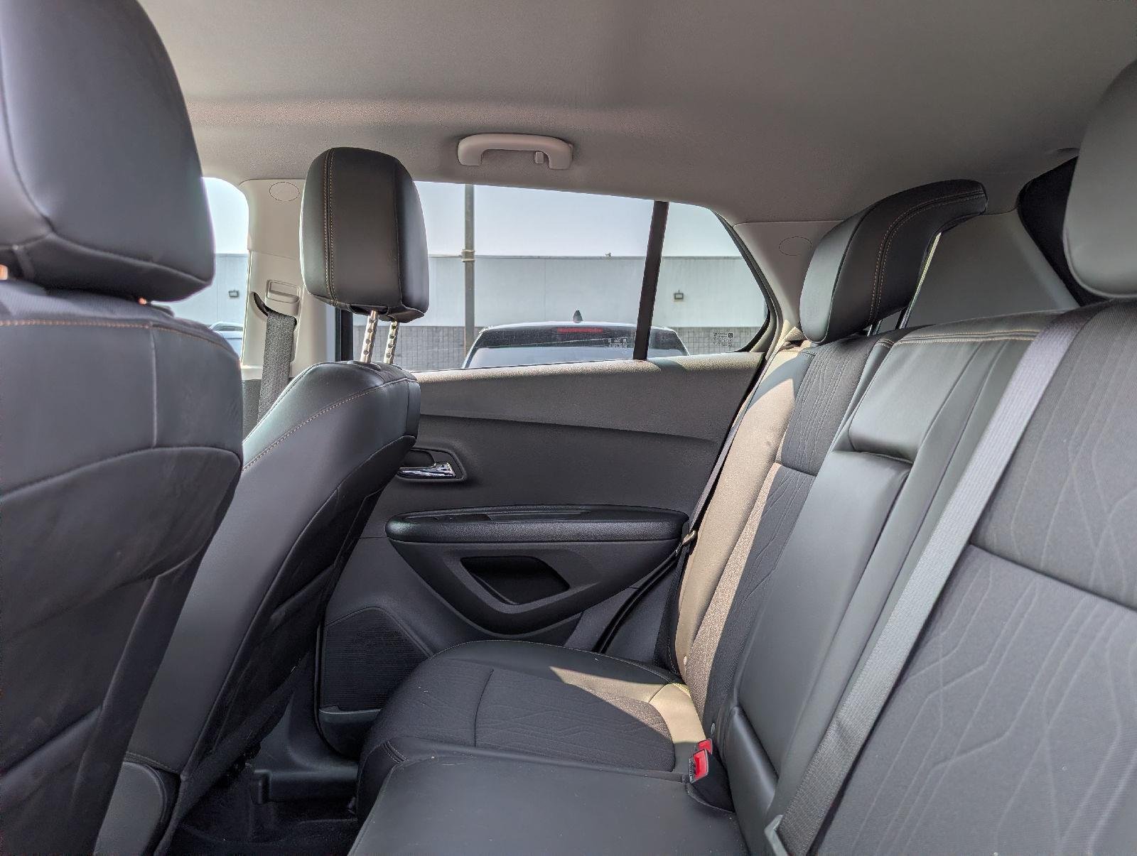 Used 2022 Summit White Chevrolet LT image 10