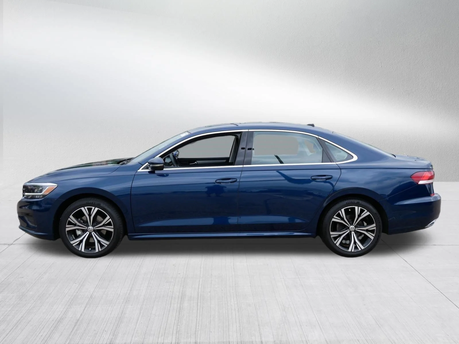Certified Used 2022 Tourmaline Blue Metallic Volkswagen 2.0T SE image 4