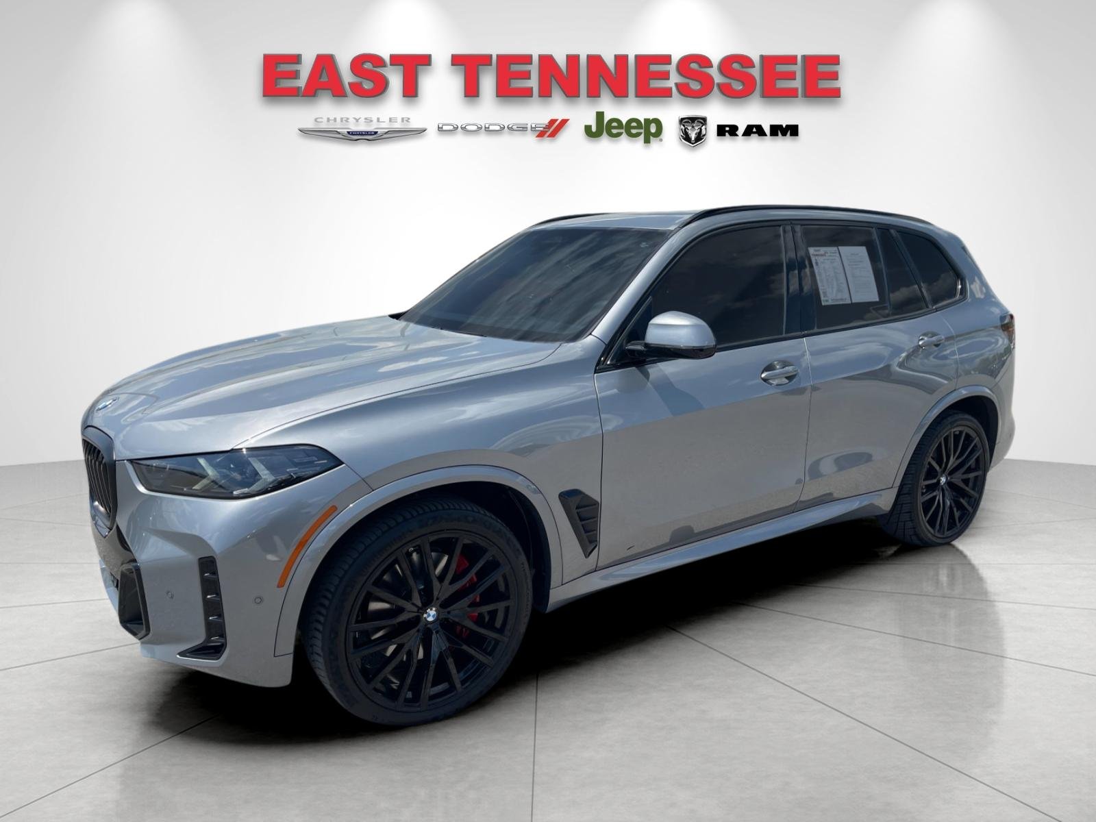 Used 2024 Gray BMW xDrive40i image 7