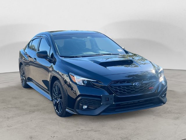 Used 2025 Crystal Black Silica Subaru Premium image 3