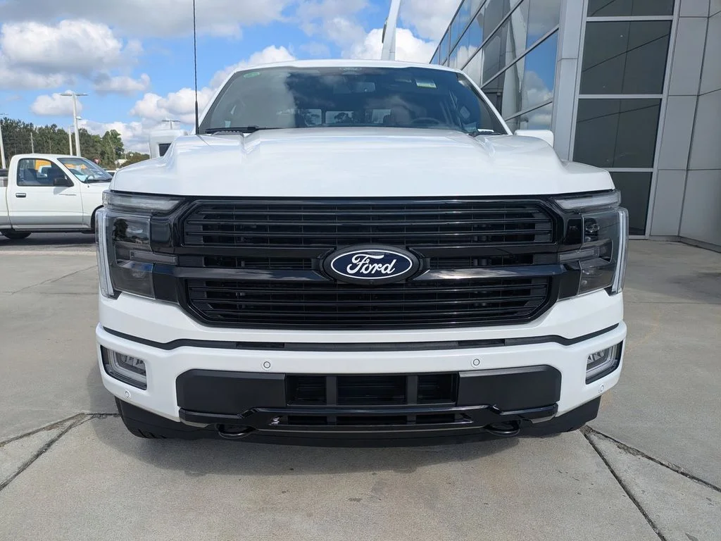 New 2026 Star White Metallic Tri-Coat Ford Platinum image 8