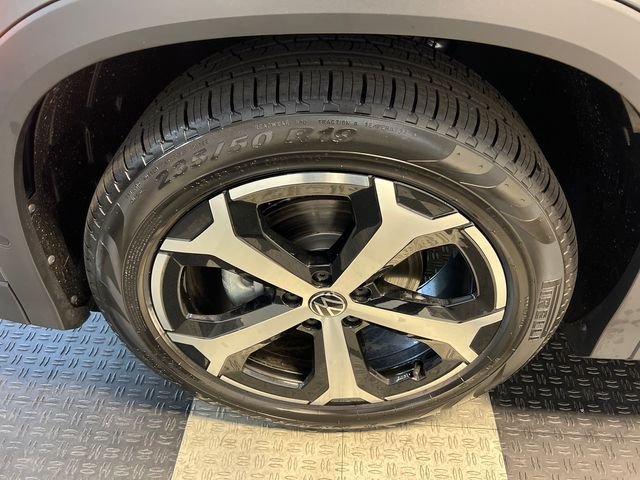 New 2026 Gray Volkswagen 2.0T SE image 9