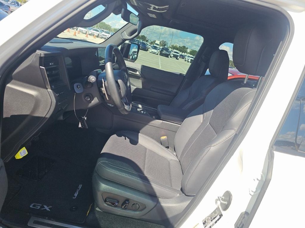 2024 Lexus GX 550 Premium photo 3