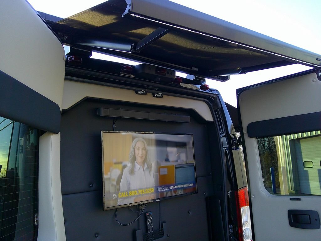 Used 2024 Black RAM High Roof image 25