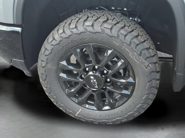 New 2026 Sterling Gray Metallic Chevrolet LT image 15