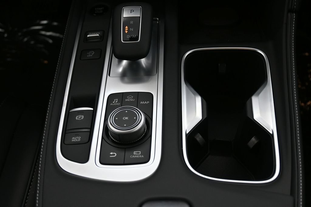 New 2027 GRAPHITE SHADOW INFINITI Luxe AWD image 16