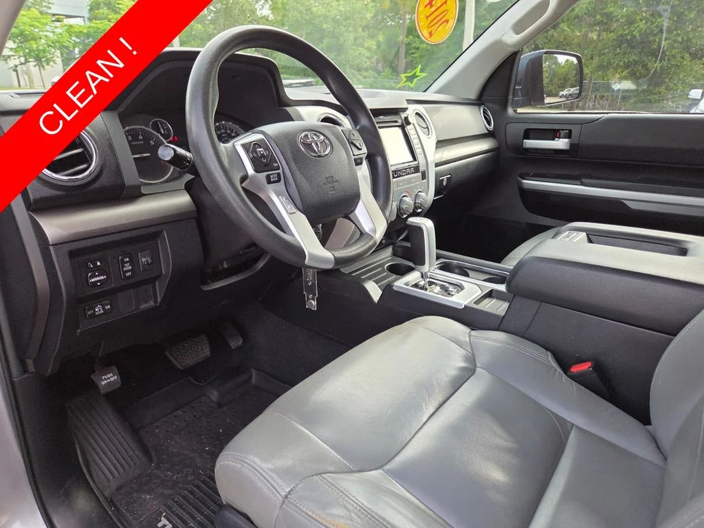 Used 2016 Silver Toyota SR5 image 25
