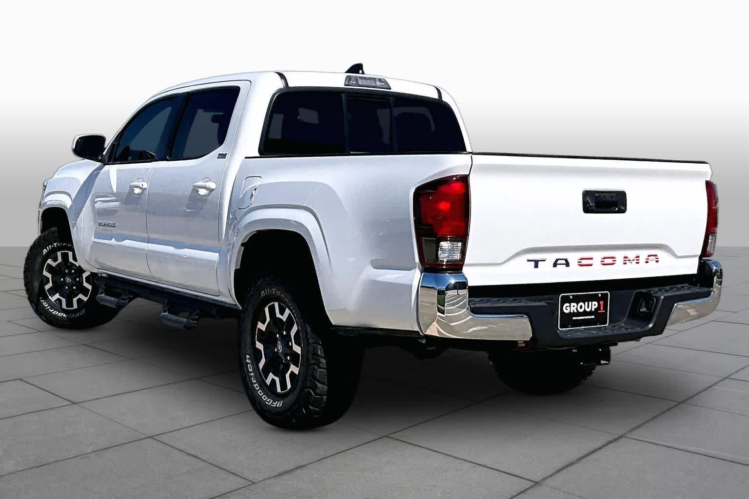 Used 2020 Super White Toyota SR5 image 12