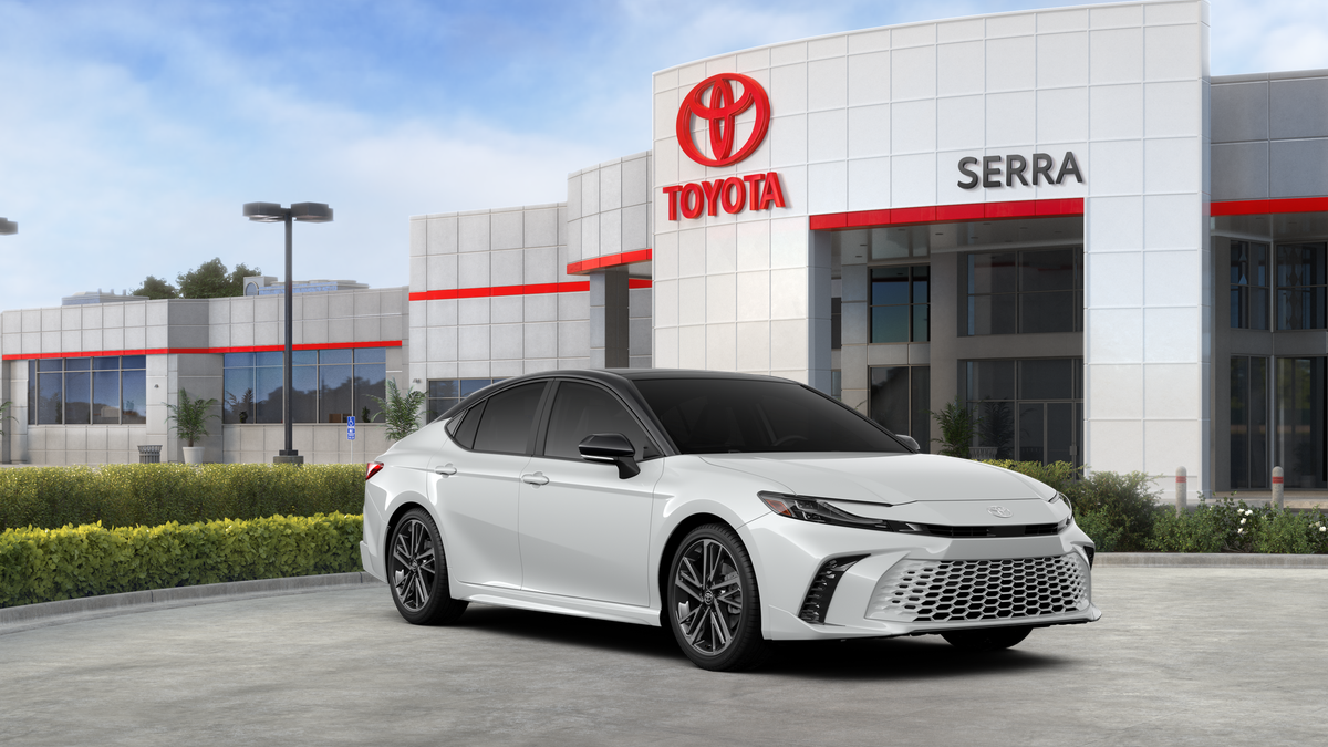 New 2026 Wind Chill Pearl with Midnight Black Metallic roof Toyota XSE image 37