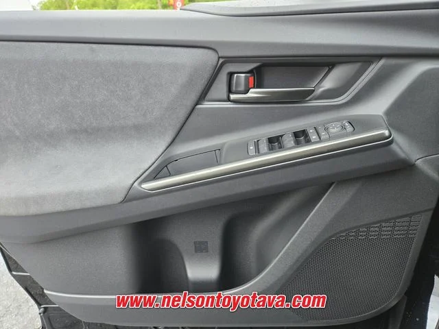 2026 Toyota C-HR SE - Photo 15