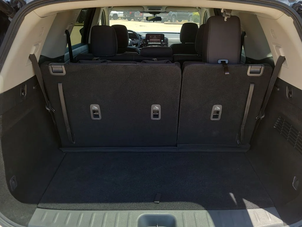Used 2025 Silver Nissan SV image 13