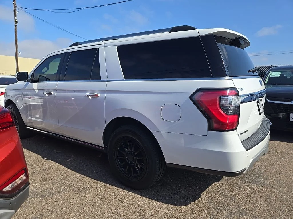 Used 2018 White Ford Limited image 5