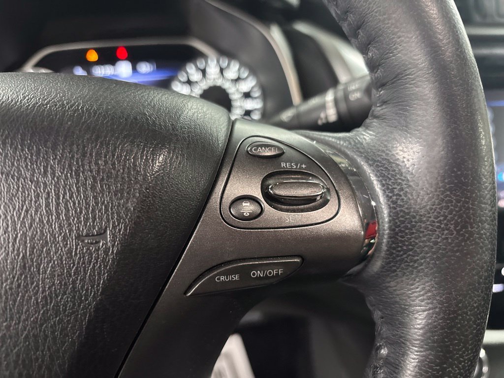 Used 2019 White Nissan Platinum image 37