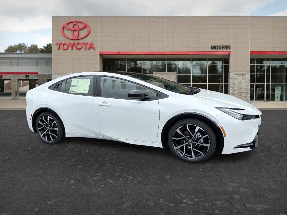 New 2026 Wind Chill Pearl Toyota XSE Premium image 3