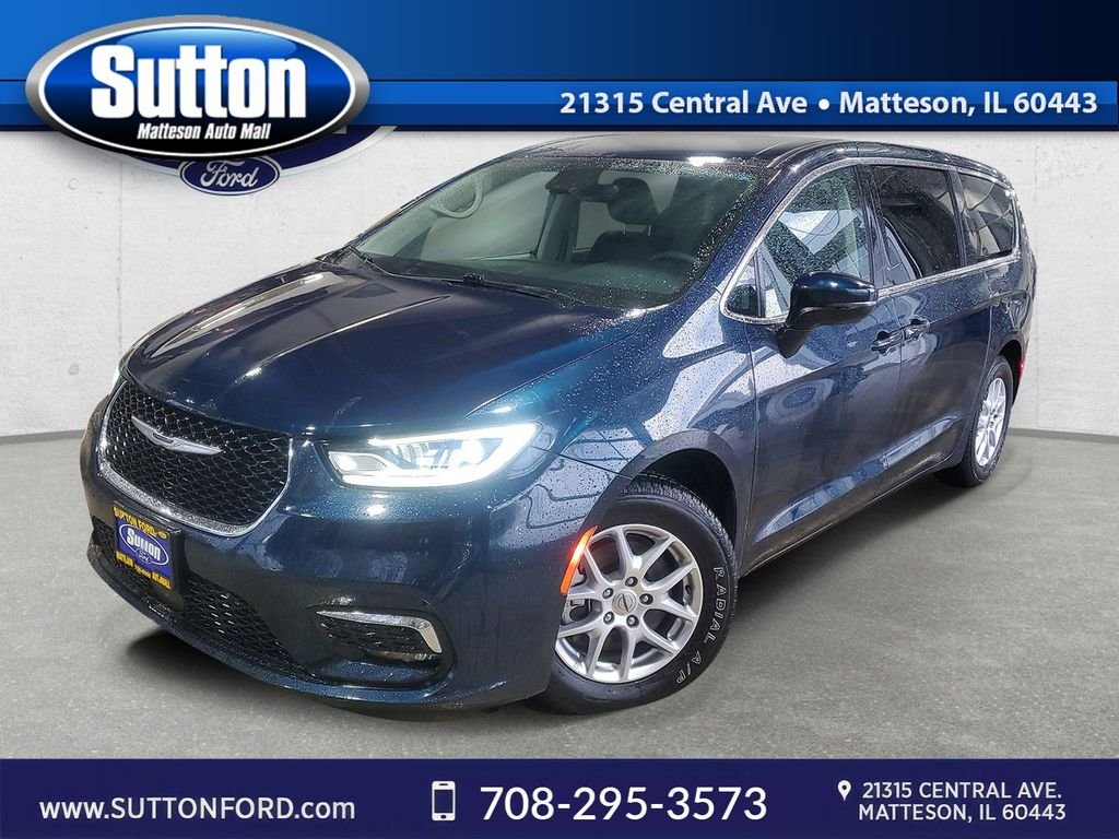 2023 Chrysler Pacifica Touring L's photo