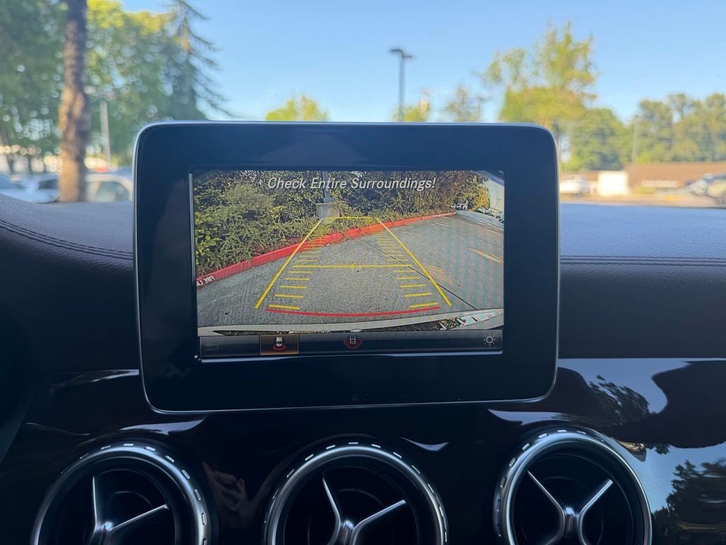 Used 2017  Mercedes-Benz GLA 250 image 19