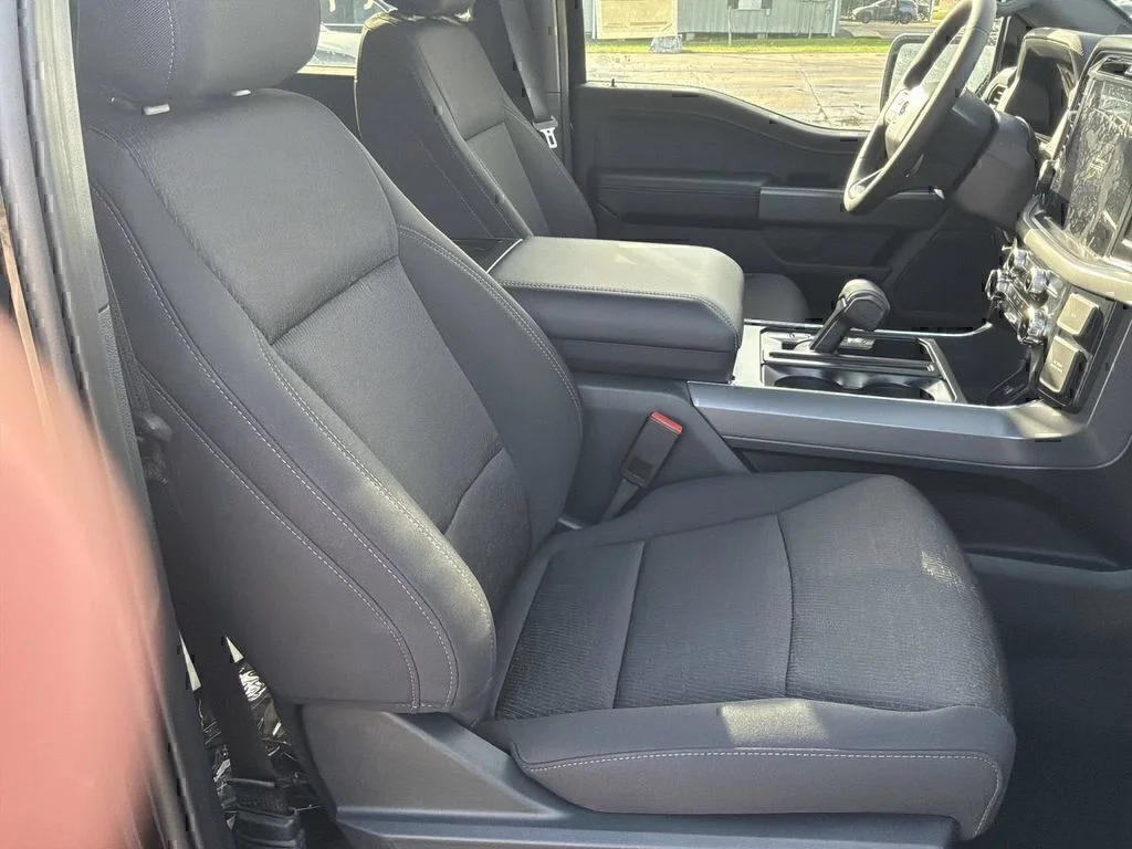New 2026 Agate Black Metallic Ford XLT image 20