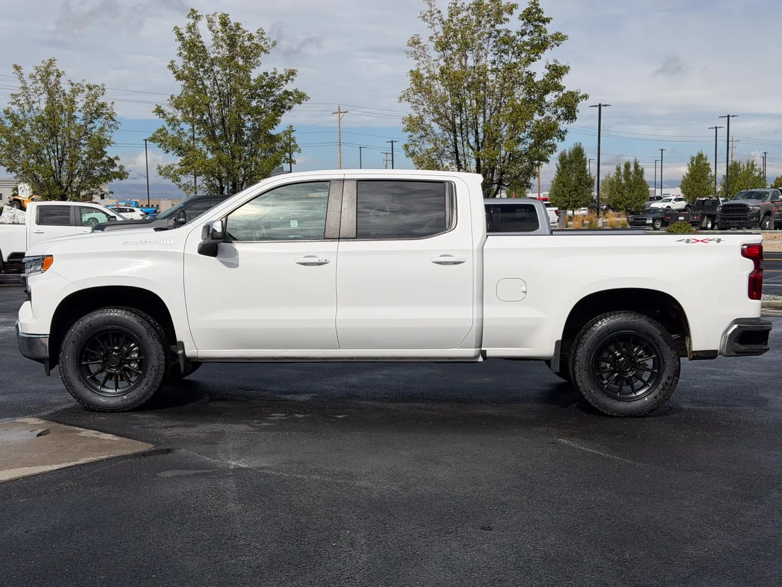 Used 2024 White Chevrolet LT image 5