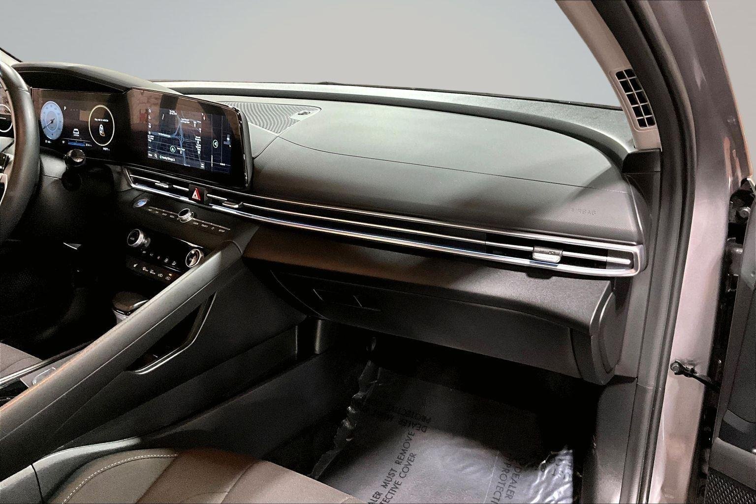 Used 2025 Fluid Metal Hyundai SEL Convenience image 18
