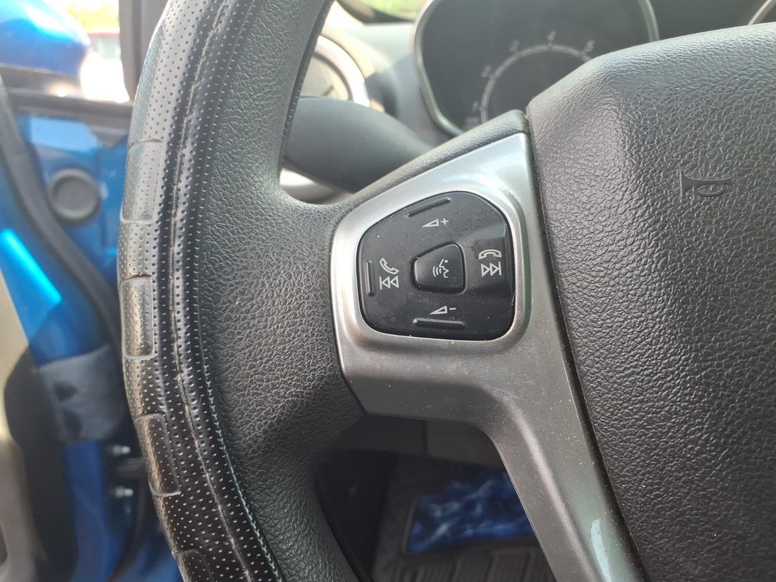 Used 2019 Lightning Blue Ford SE image 28