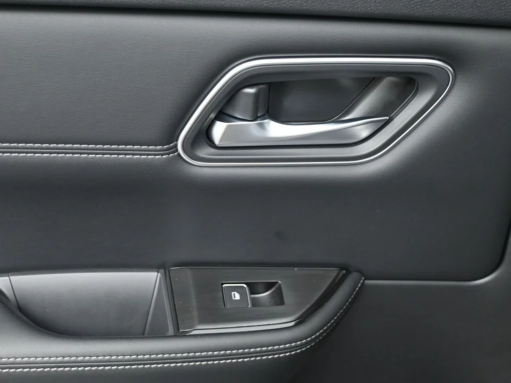 New 2026 Gray Nissan Platinum image 21