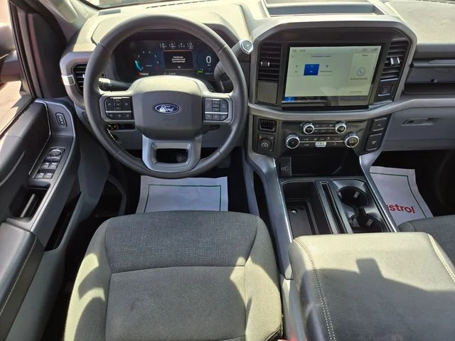 Used 2025 Red Ford XLT image 13