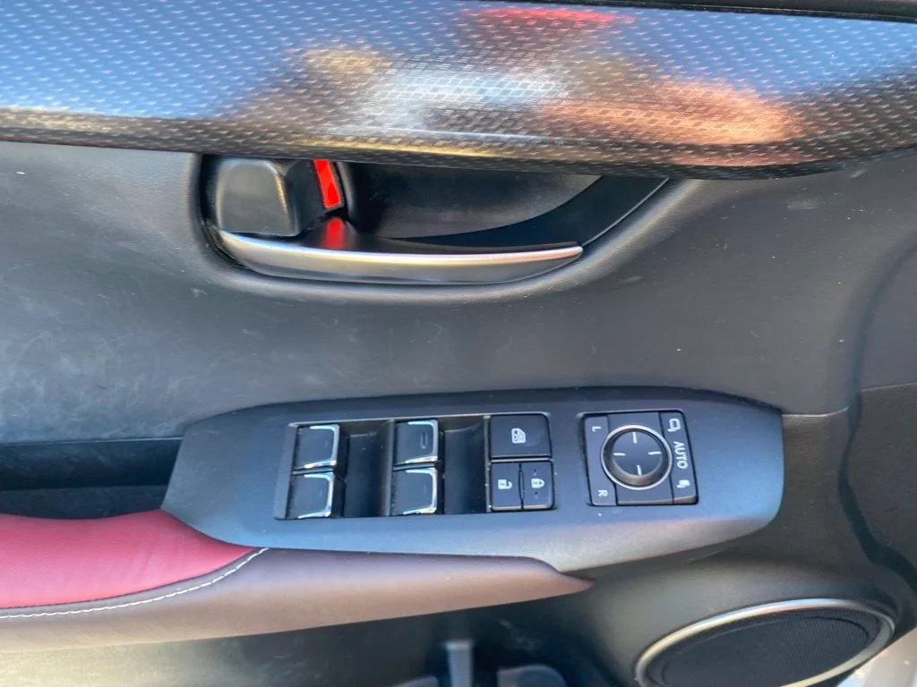 Used 2019 Silver Lexus 300h image 22