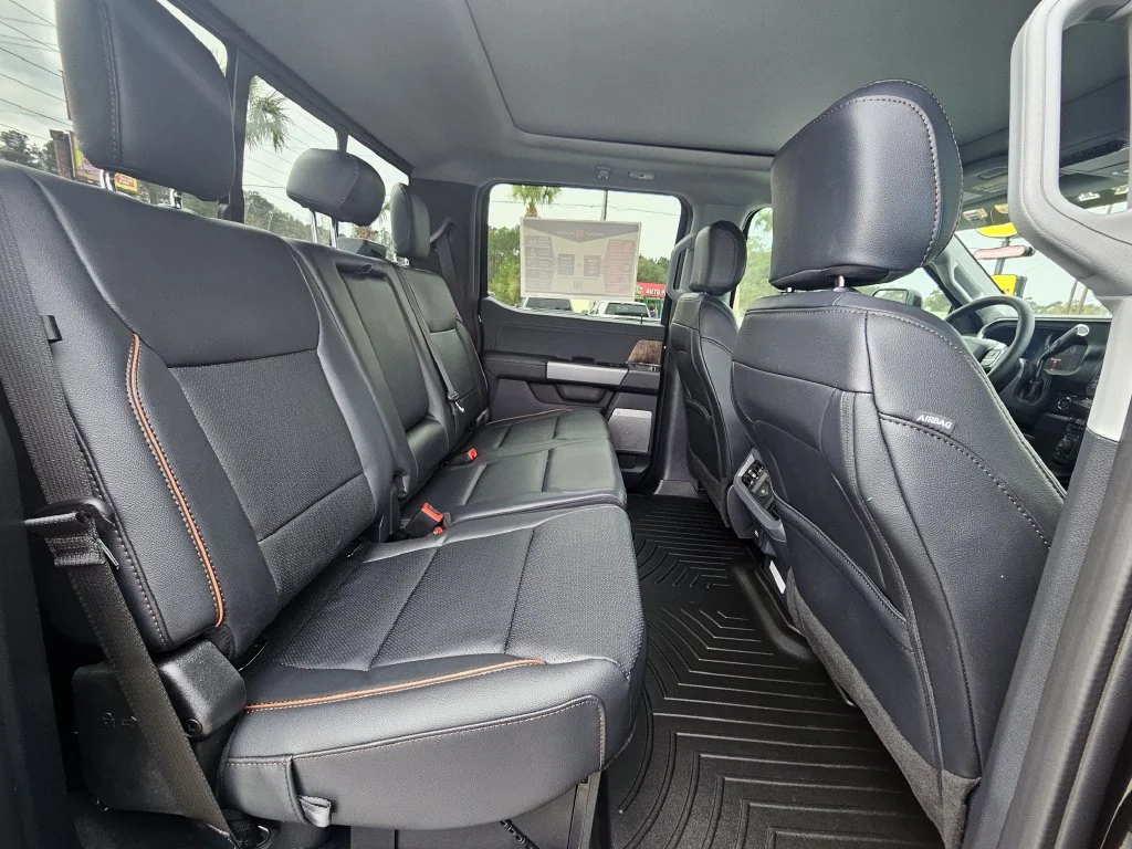 New 2026 Agate Black Metallic Ford F-250® Lariat® image 31