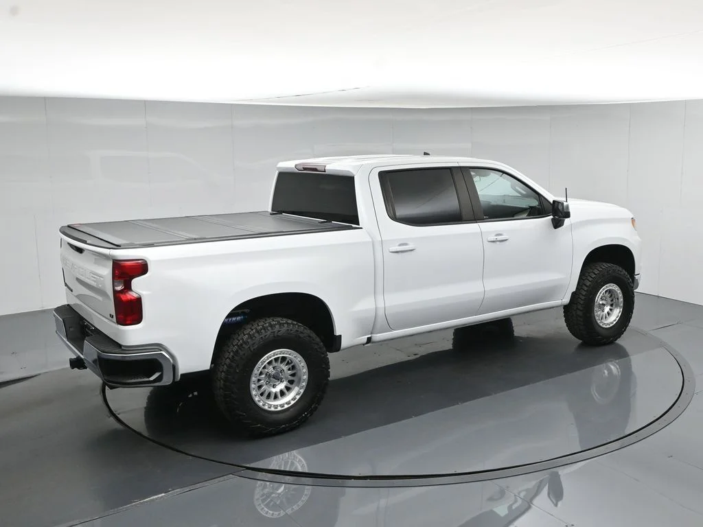 Used 2023 White Chevrolet LT image 43