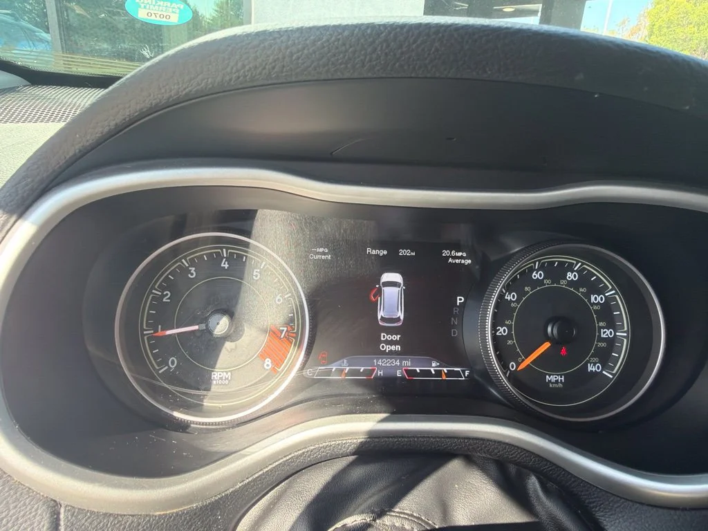 Used 2015 Gray Jeep Trailhawk image 14