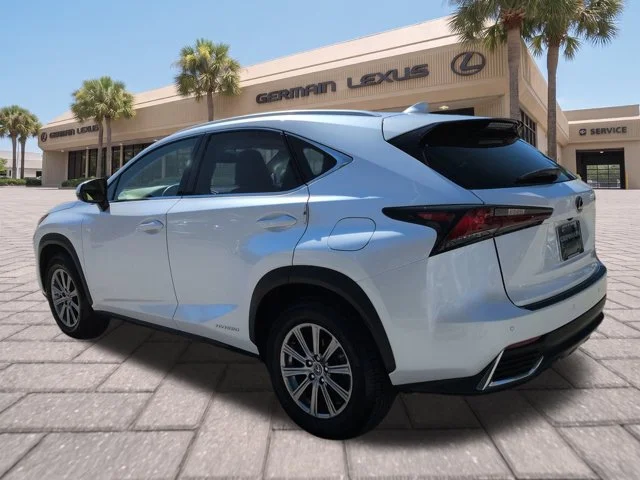 Used 2018 White Lexus 300h image 7