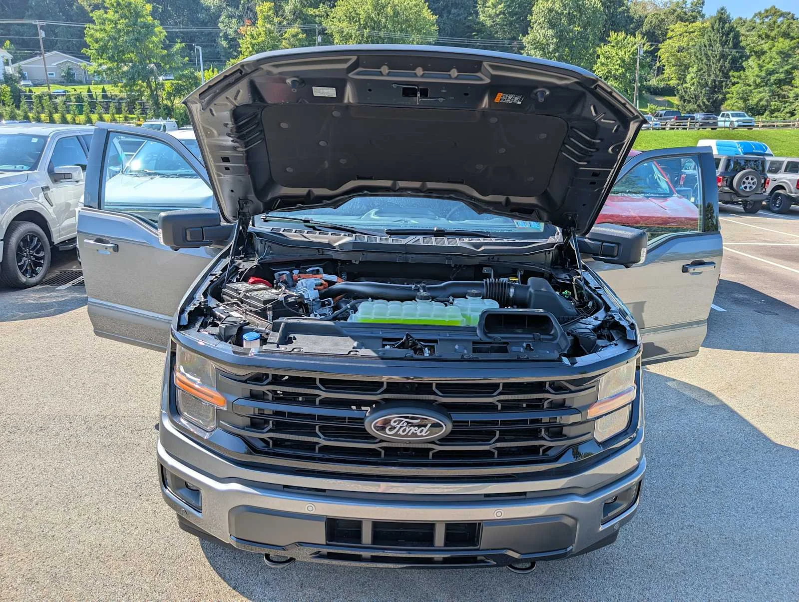 New 2026 Carbonized Gray Metallic Ford XLT image 10