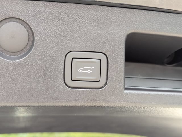 New 2026 Mosaic Black Metallic Chevrolet LT image 16