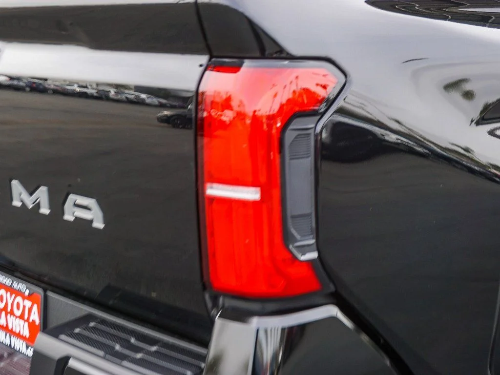 2026 Toyota Tacoma SR5 - Photo 7