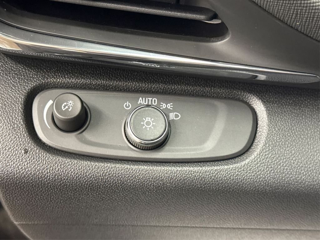 Used 2025 Black Buick Preferred image 25