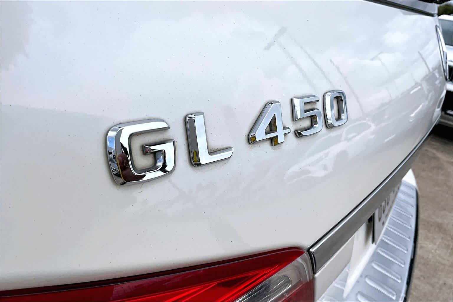 Used 2015 Diamond White Metallic Mercedes-Benz GL 450 image 31