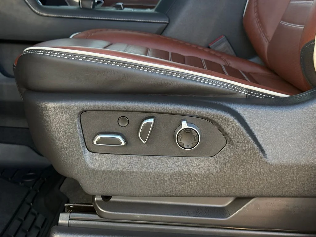 Used 2025 Black GMC Denali Ultimate image 8