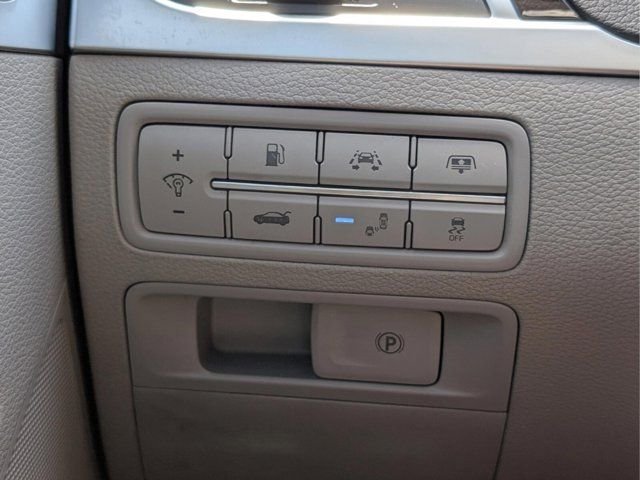 Used 2017 Silver Genesis 3.8 image 21