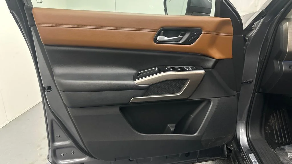 Certified Used 2023 Gray Nissan Platinum image 16