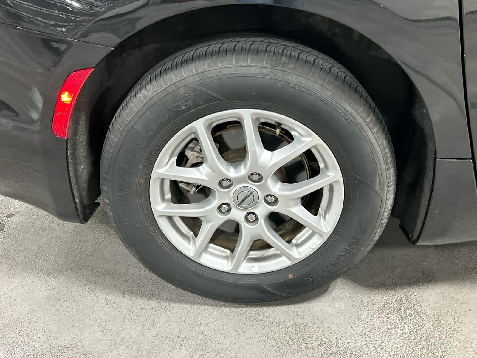 2023 Chrysler Pacifica Touring L - Photo 12